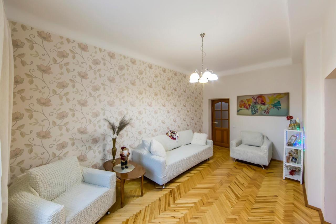 Затишна Квартира На Майдані Незалежності Kiew Exterior foto