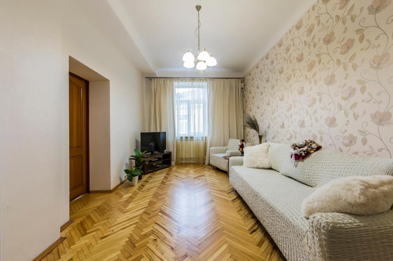 Затишна Квартира На Майдані Незалежності Kiew Exterior foto